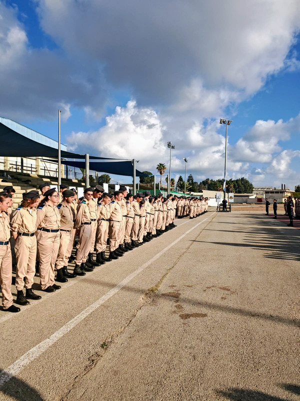 👔 טקס חשיפת כותפות